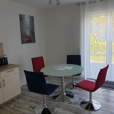 Ferienwohnung mit Terrasse Neustrelitz Exterior foto